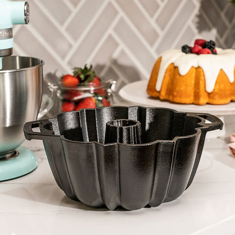 Seasoned Fluted Cake Pan